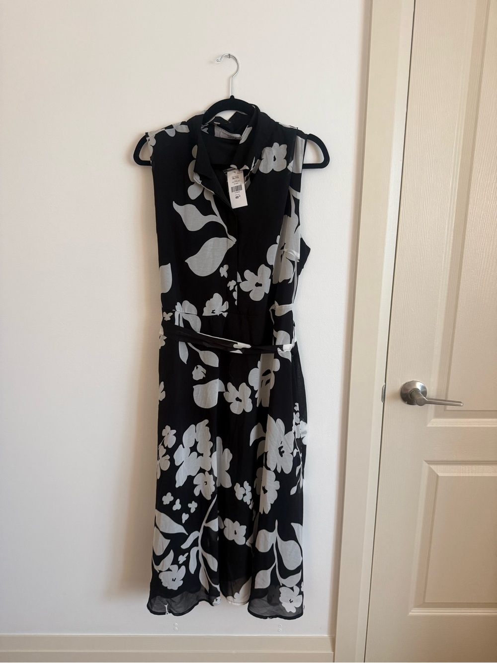Suzy Shier NWT Black & White Floral Sleeveless Shirt Dress
